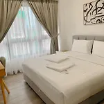 Crown Suites Agile Bukit Bintang Kuala Lumpur City Center